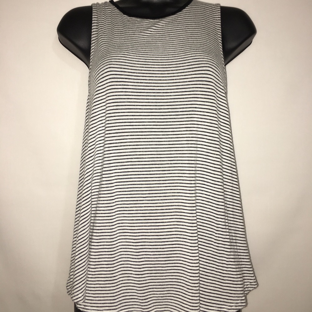 BLACK AND WHITE STRIPED TANK TOP